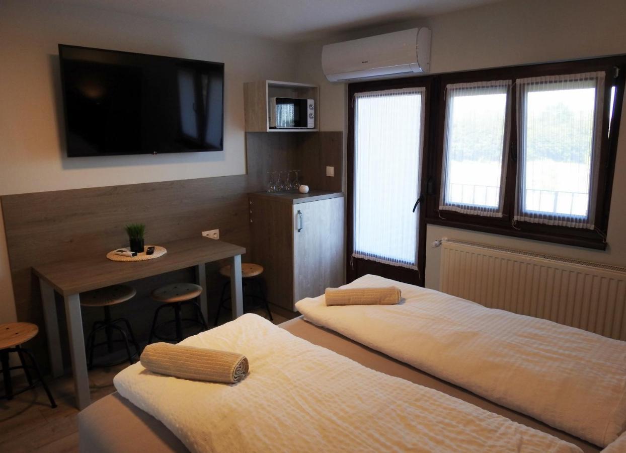 Kukorica Csarda Apartman 2 Balatonujlak Luaran gambar