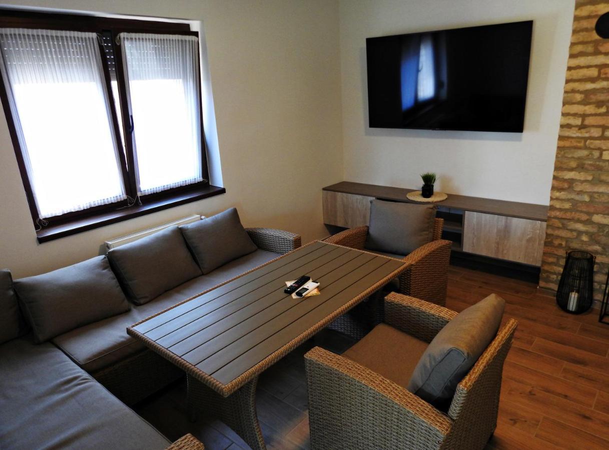 Kukorica Csarda Apartman 2 Balatonujlak Luaran gambar